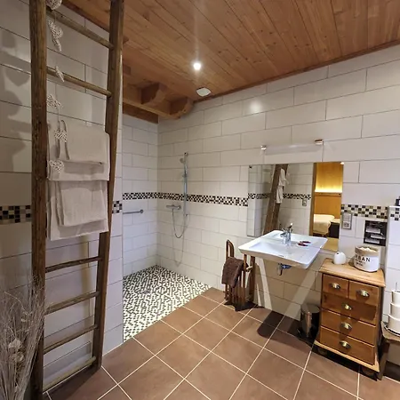 Bed & Breakfast Chantemerle 1741, D'hotes A La Montagne