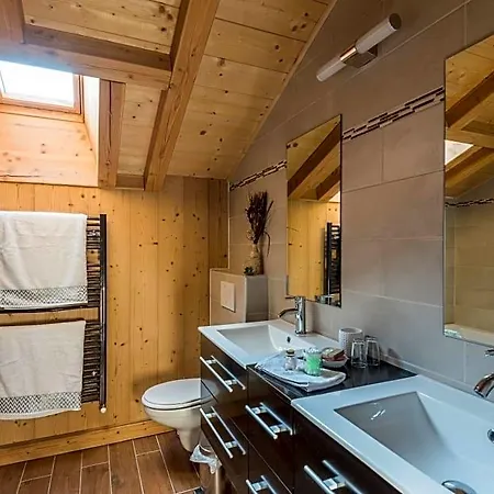 Bed & Breakfast Chantemerle 1741, D'hotes A La Montagne 3*